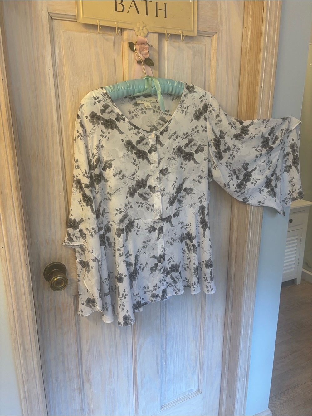 Women's Soft Floral Button-Front Tunic in White and Gray,bell sleeves, - Picture 7 of 9